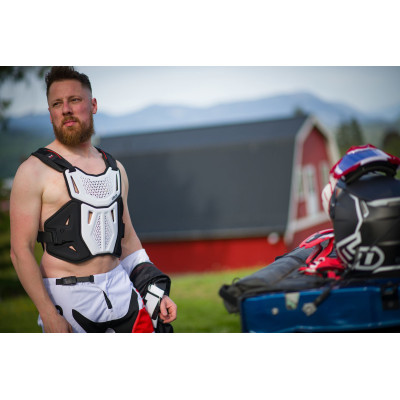 chránič hrudníku ATLAS DEFENDER II CE1 (bílý)