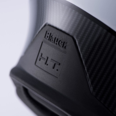 přilba SOLO, BLAUER (bílá, carbon, černá matná)