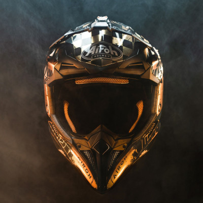 přilba AVIATOR 3.0 "TC 222 THE LEGEND" AIROH (černá/zlatá) 2025