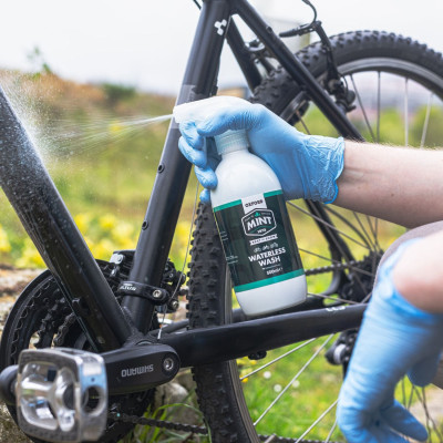 MINT čistič motocyklu a kol (bez použití vody) 500ml