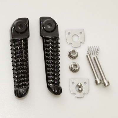 BIKETEC sada zadní stupačky (spolujezdce) s montážní sadou YAMAHA YZF R1 '02-11, YZF R6 '03-11, černé