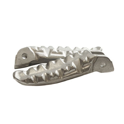 BIKETEC sada přední stupačky (řidiče) DUCATI 899 PANIGALE '14-15, 1199 PANIGALE '12-14, stříbrné